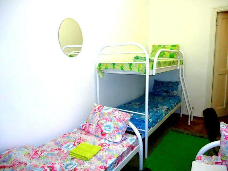 קייב Hostel Kreshatik מראה חיצוני תמונה